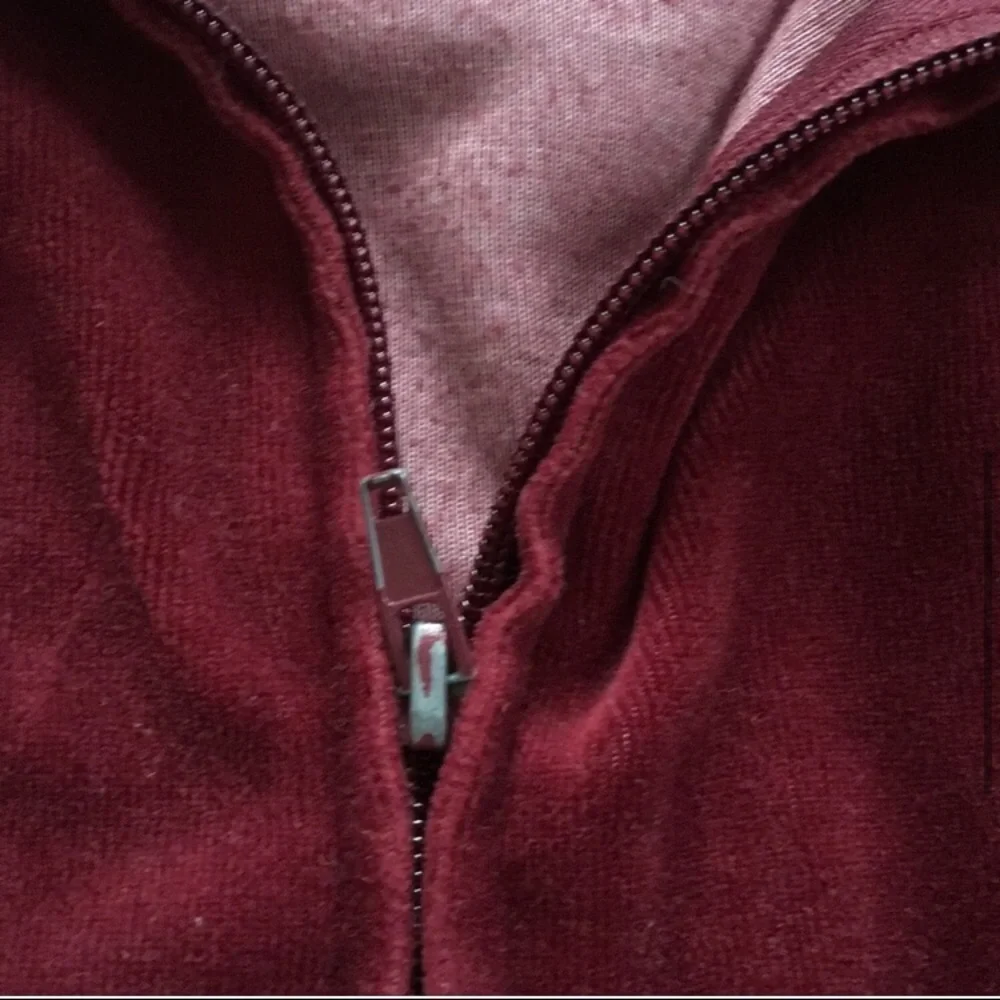 Vintage burgundy velour 1970s zip up sweater​ - Picture 4 of 5